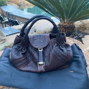 Authentic FENDi Borsa croc grained expresso toned leather stunning spy hobo bag